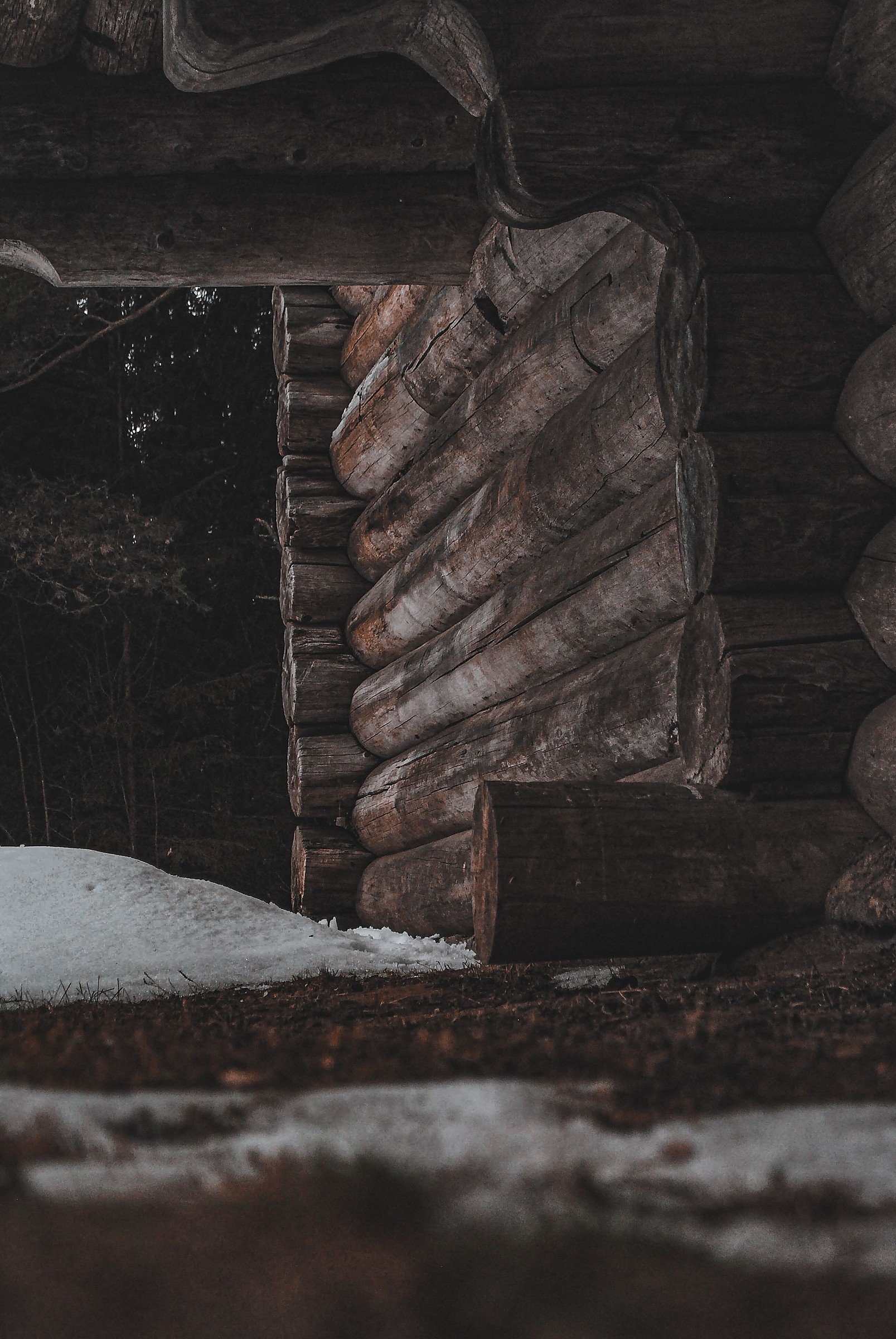 Close view of traditional log cabin joinery